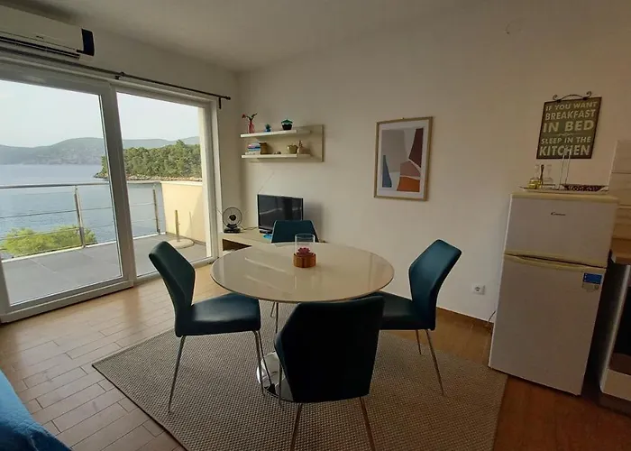 Marula شقة Račišće